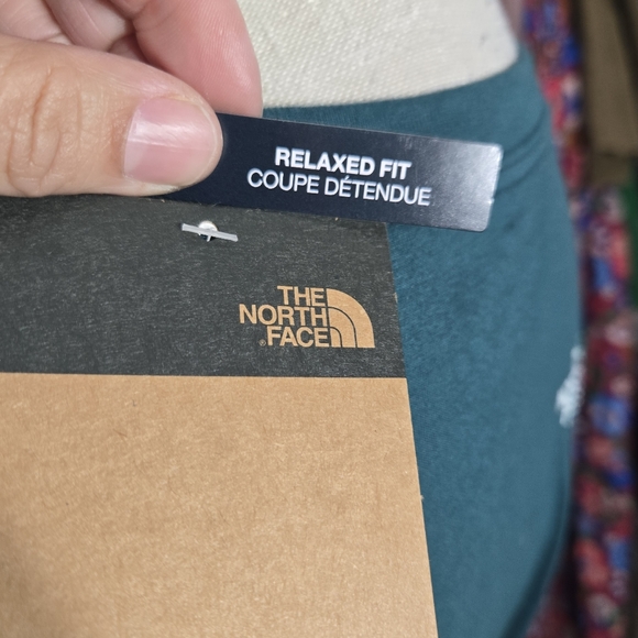 Women's The North Face Short Sleeve T Shirt Sz M NWT - Picture 8 of 8